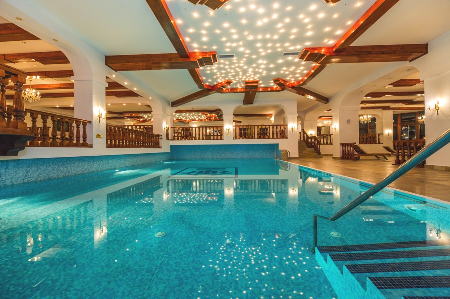 HOTEL AURELIUS ÎMPĂRATUL ROMANILOR - PISCINĂ, JACUZZI, SAUNĂ, FITNESS