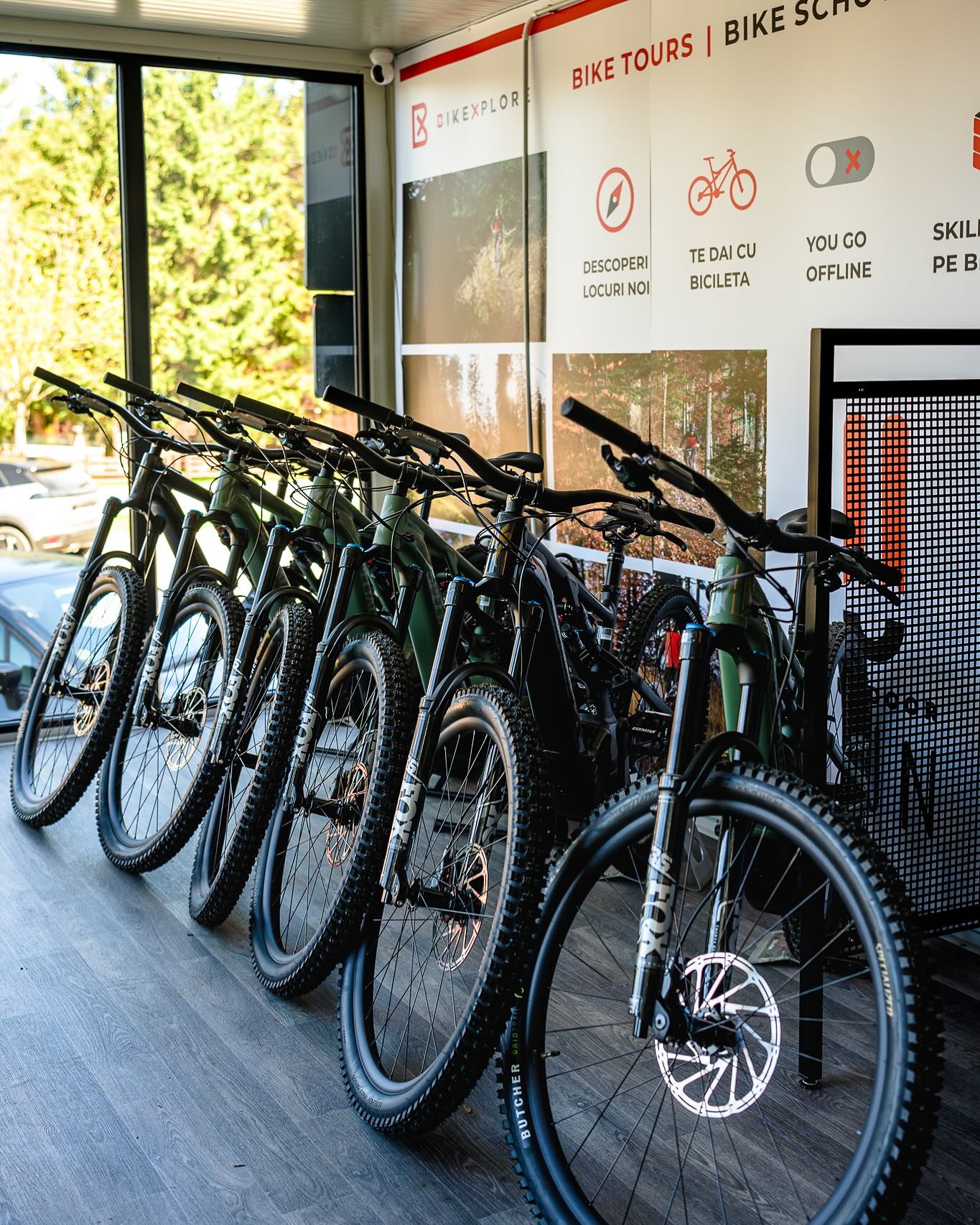 OUDOOR FUN - ÎNCHIRIERE ECHIPAMENT/E-BIKE TOURS/ȘCOALĂ SCHI